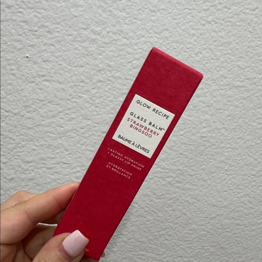 NEW Glow Recipe Glass Balm Lip Treatment ‘Strawberry Bingsoo’